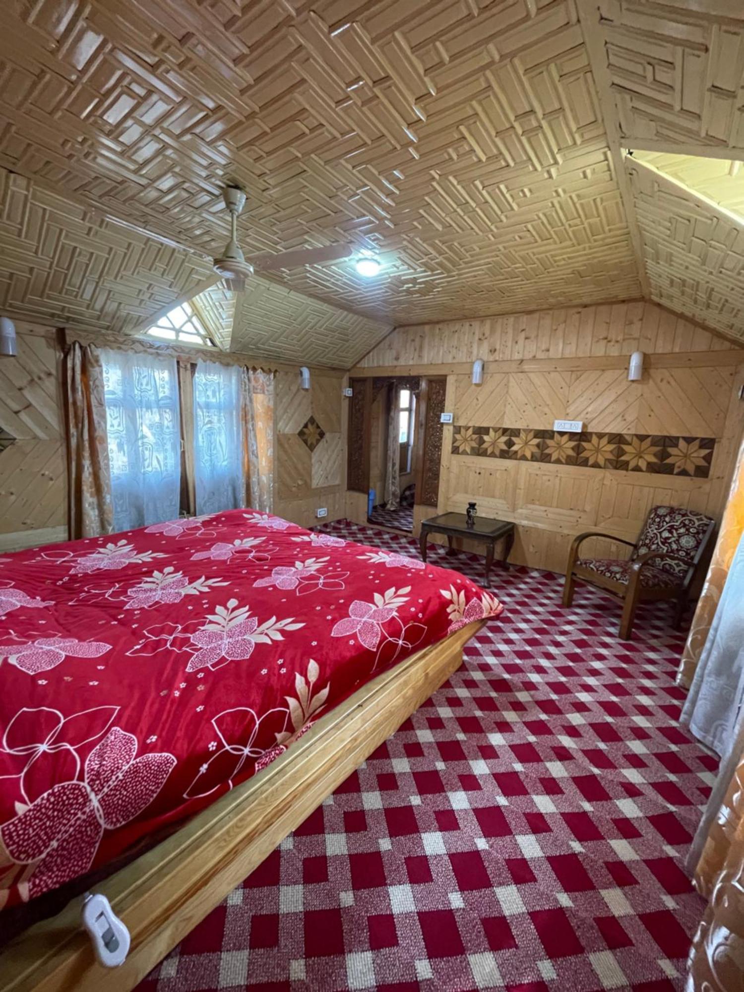 The Heritage Safina Group Of Houseboats Srīnagar Exteriör bild